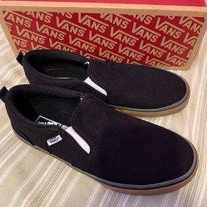 6Y Asher VANS black slip on sneaker youth size